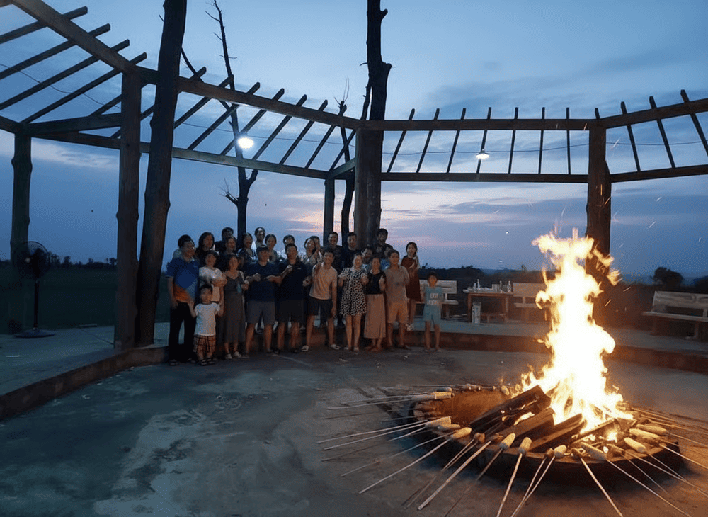 Hoạt động đốt lửa trại về đêm